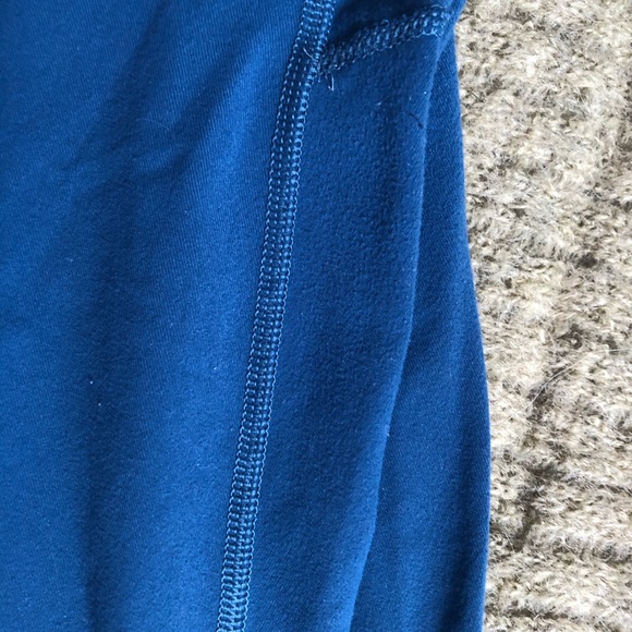 Lululemon under wonder crops size 6 - Picture 5 of 5